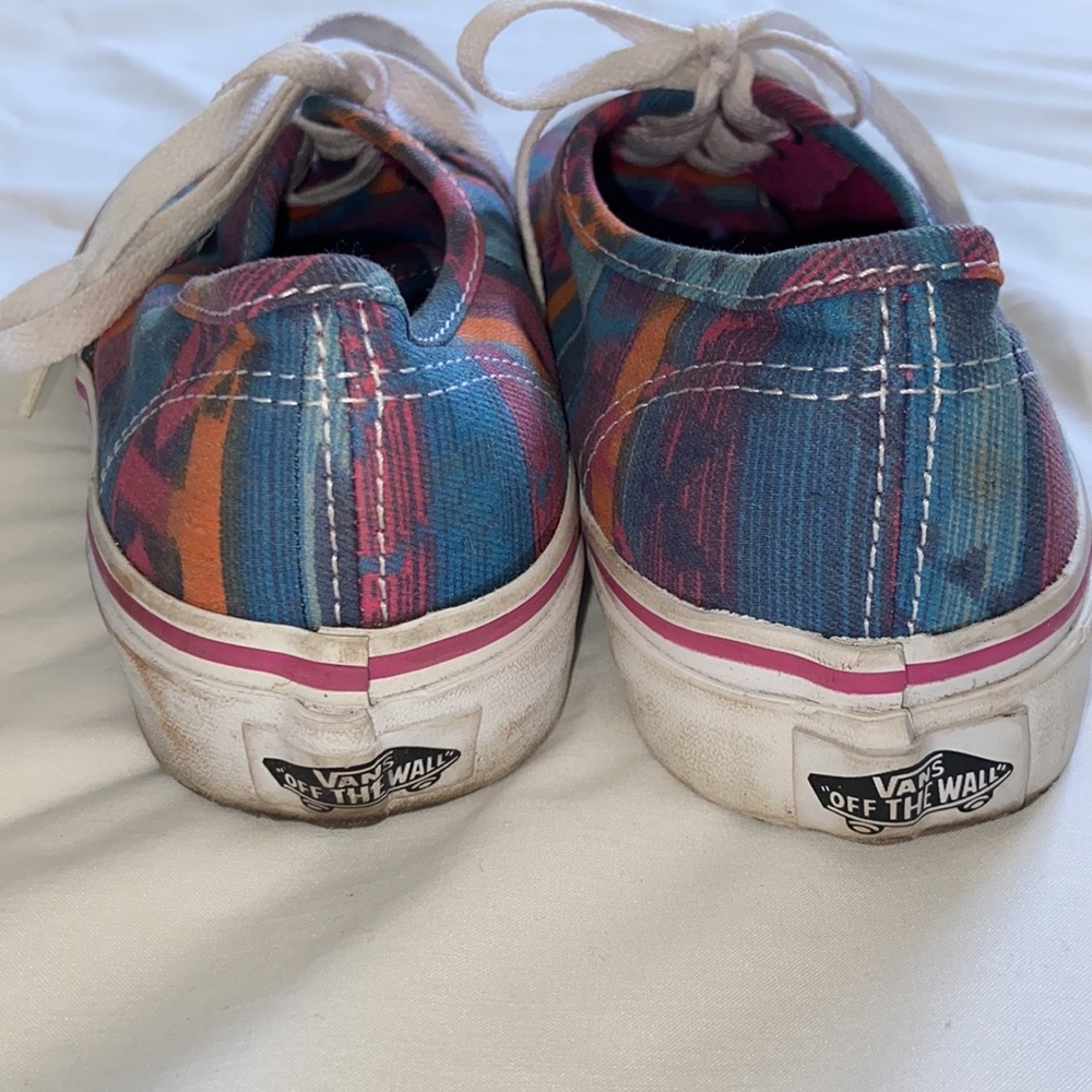 Vans - Picture 3 of 8